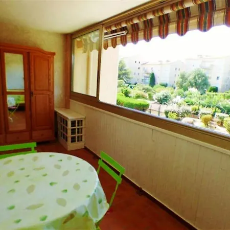 Апартаменты Provence Et Piscine