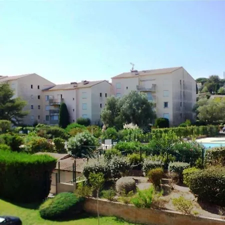 Provence Et Piscine 아파트