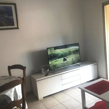 아파트 Provence Et Piscine