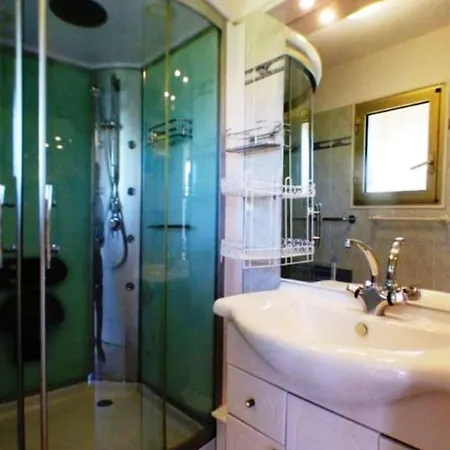Апартаменты Provence Et Piscine